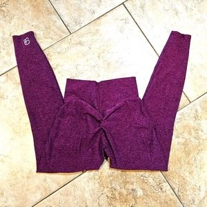 BOMBSHELL- Peach Booty Leggings - Large/ Magenta / Medium Weight